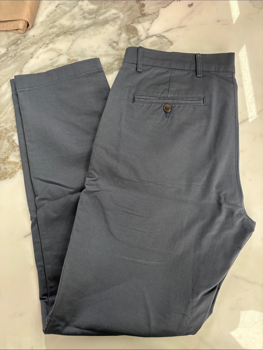 Club Monaco Connor modern slim fit chino